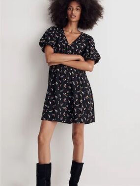 Madewell Floral Smocked Waist V-Neck Dress in Black XS like new